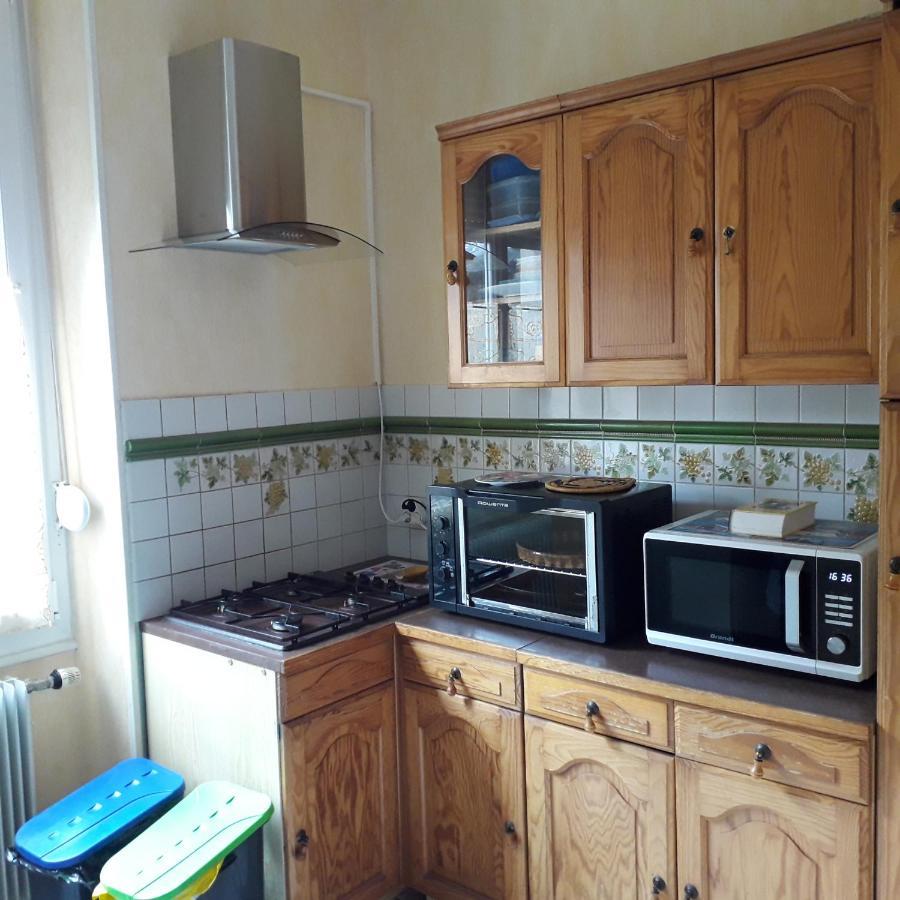 Chambre Meublee Au Coeur De Ville - Chez L'Habitant Le Creusot Exteriér fotografie
